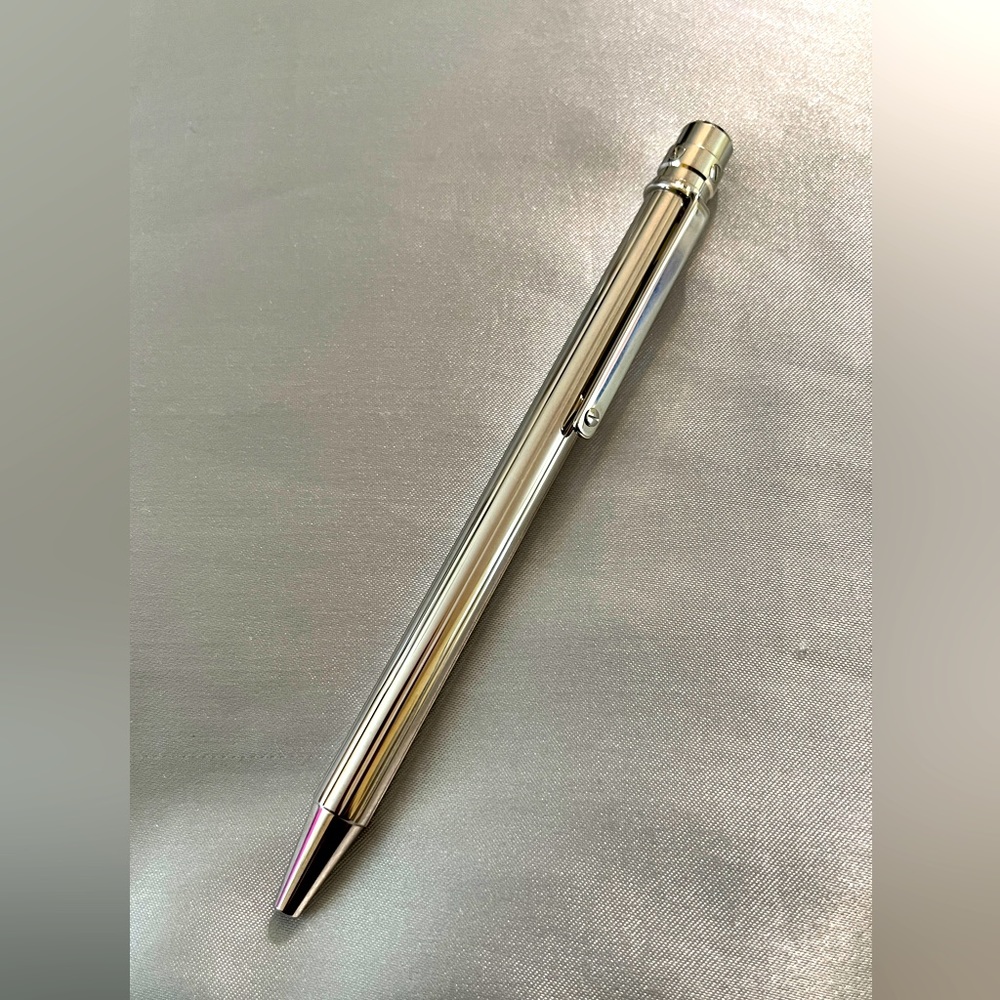 Cartier Must de Santos Platinum Ballpoint Pen. 100% Authentic Cartier Pen
